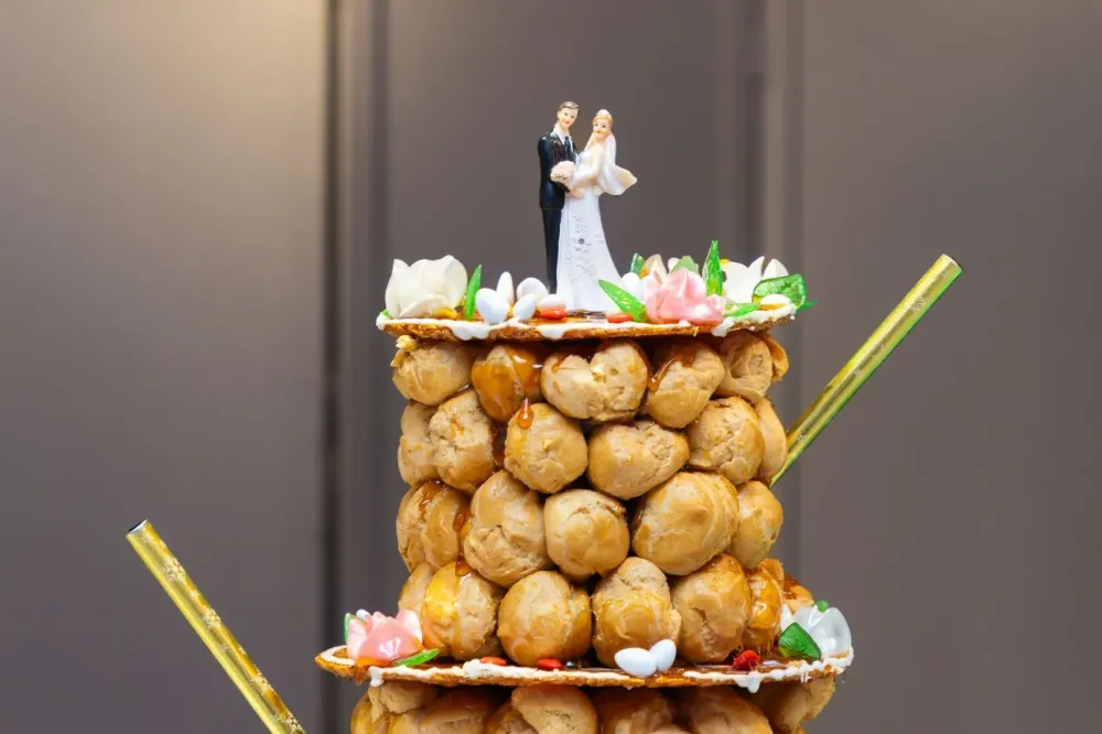 Pièce montée à Fay-Aux-Loges